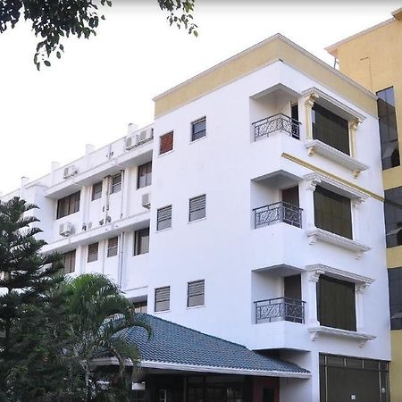 تيروبور Gayathri Hotels المظهر الخارجي الصورة