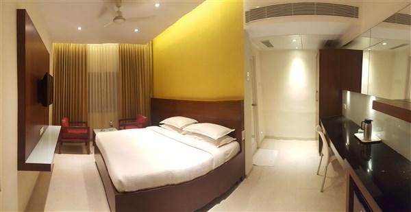 تيروبور Gayathri Hotels المظهر الخارجي الصورة