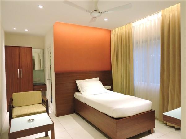 تيروبور Gayathri Hotels المظهر الخارجي الصورة
