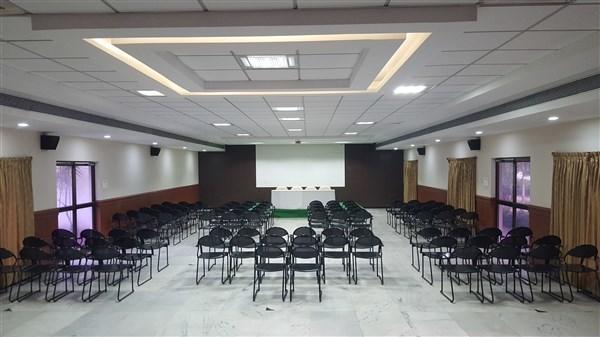 تيروبور Gayathri Hotels المظهر الخارجي الصورة