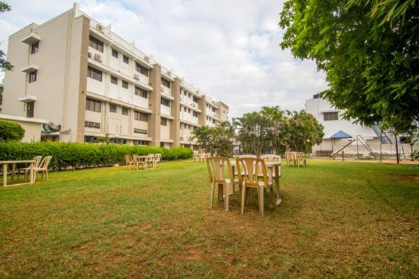 تيروبور Gayathri Hotels المظهر الخارجي الصورة