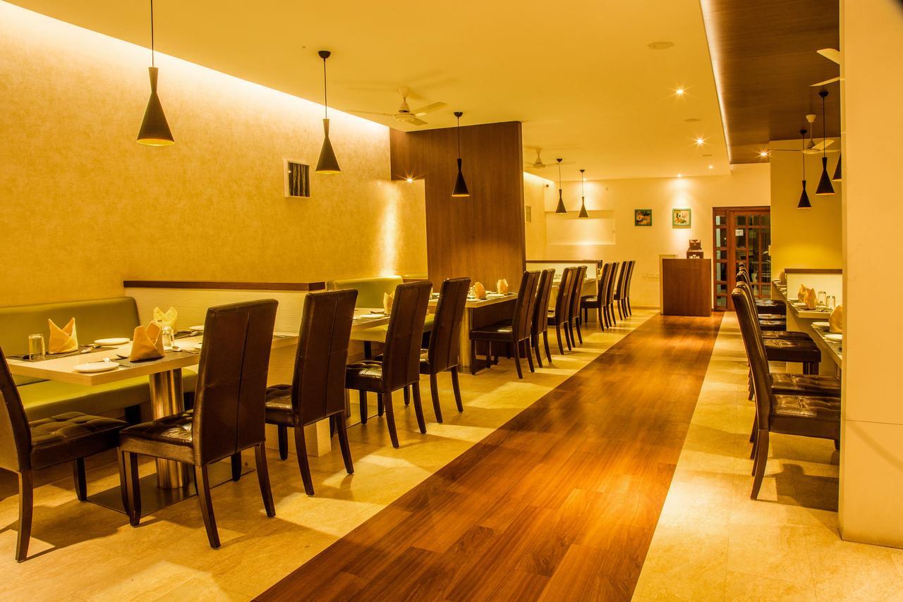 تيروبور Gayathri Hotels المظهر الخارجي الصورة